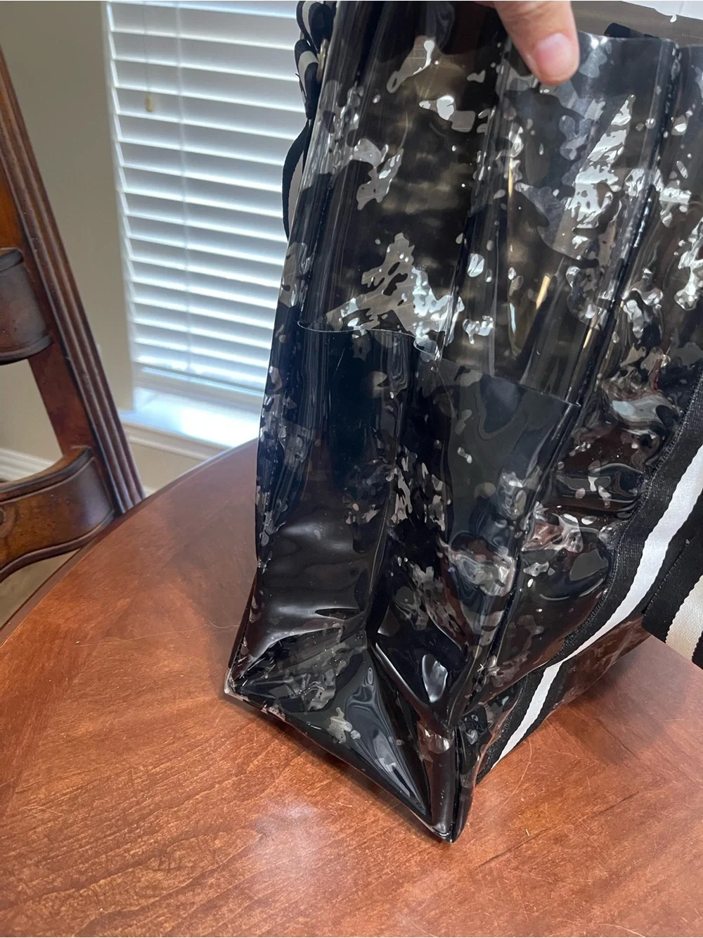 GUESS Clear Transparent Black PVC Tote y2k Beach Bag Shopping Festival Stadium